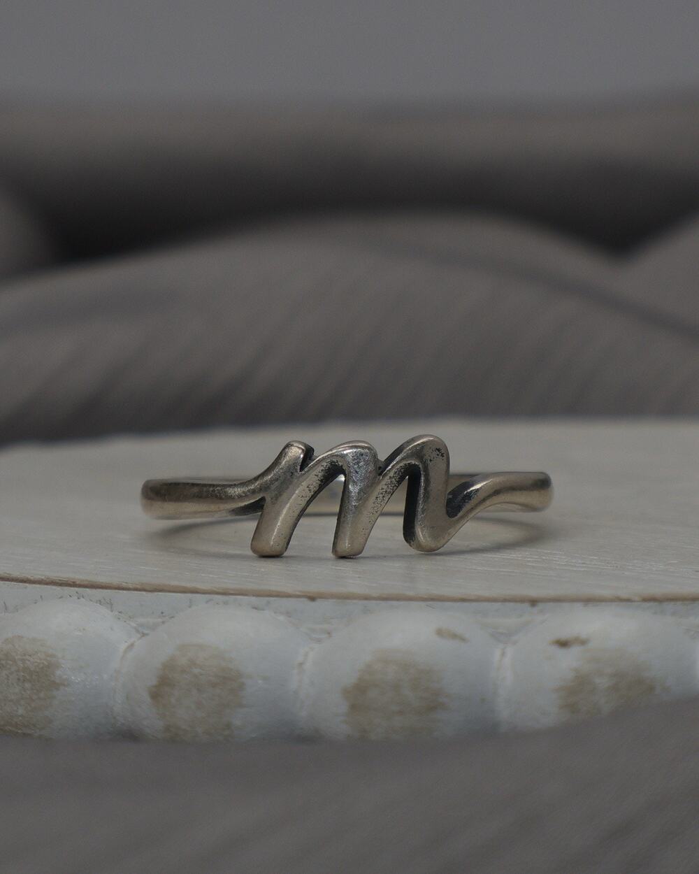 James Avery 925 Script Initial Ring 2.6G / Sz 8.5